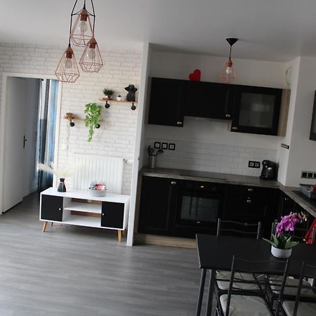 Apartamento 3 Pieces + Terrasse Dernier Etage Proche Centre Meaux Exterior foto