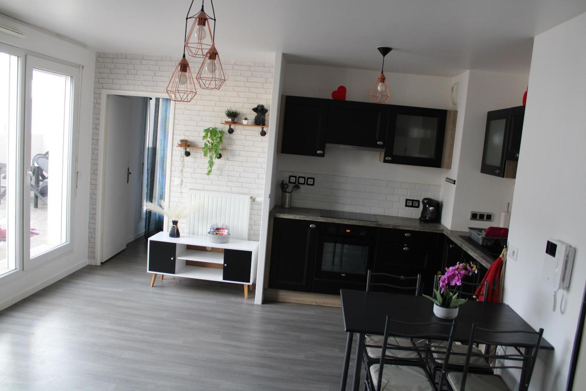 Apartamento 3 Pieces + Terrasse Dernier Etage Proche Centre Meaux Exterior foto